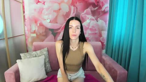 NoirDiva online show from July 8, 7:43 am