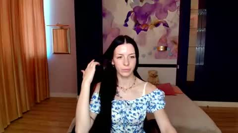 NoirDiva online show from June 25, 6:40 am