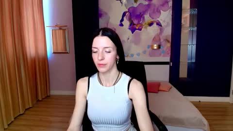 NoirDiva online show from May 1, 6:27 am
