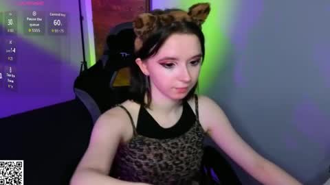 Nora Failure online show from June 3, 2:33 pm