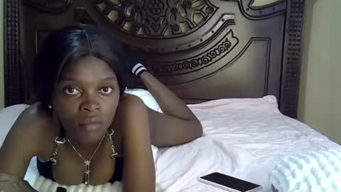 Snapshot of norah_pure chatting on October 12, 9:01 am norah_pure online show from October 12, 9:01 am