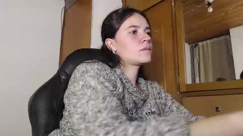 noreen_ online show from January 13, 11:42 pm