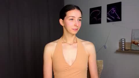 Hello My name is Helene NTMU  Finger up if u like what u see online show from September 15, 2:36 pm