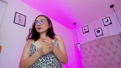 V A L E R Y  online show from March 17, 11:25 am