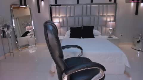 Nova online show from November 22, 8:44 pm