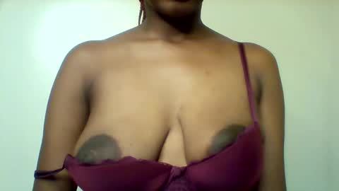 happie online show from March 6, 1:55 am