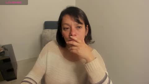 nuit_rose online show from March 4, 7:26 am