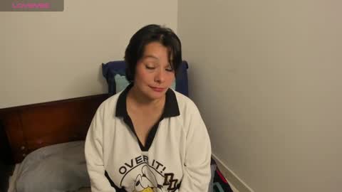 Snapshot of nuit_rose chatting on March 4, 1:45 am nuit_rose online show from March 4, 1:45 am