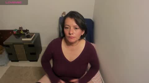 Snapshot of nuit_rose chatting on October 3, 2:49 am nuit_rose online show from October 3, 2:49 am