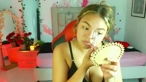 nyla  online show from April 13, 7:25 pm