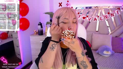 Alex   .    online show from February 8, 9:46 pm