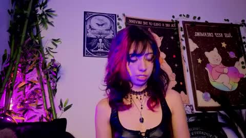   online show from April 4, 10:41 pm