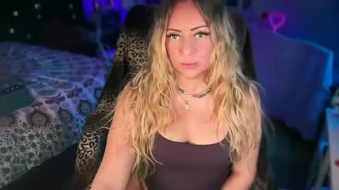 nyxxen online show from February 21, 3:29 am