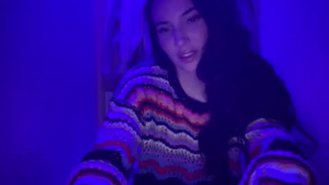 A L A R A  online show from November 10, 3:23 am