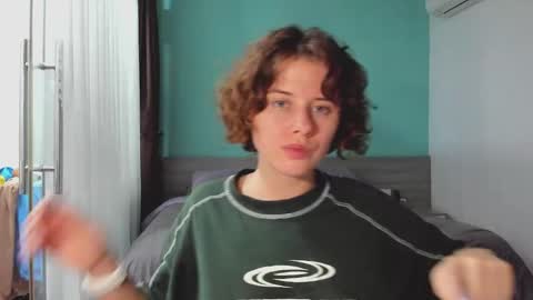 Snapshot of octopussy69x chatting on February 9, 1:25 pm Evie online show from February 9, 1:25 pm