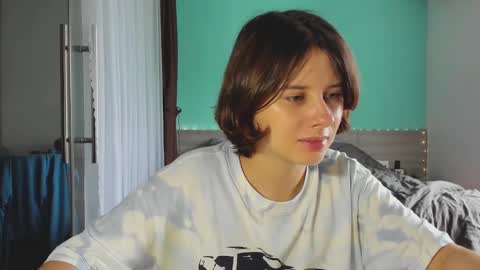 Snapshot of octopussy69x chatting on December 22, 7:00 am Evie online show from December 22, 7:00 am