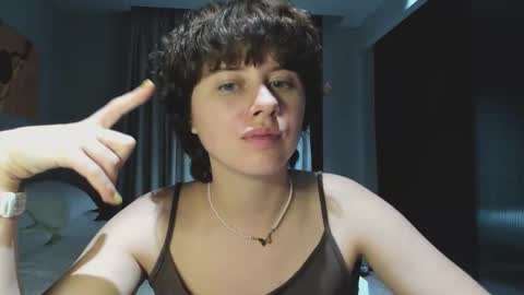 Evie online show from November 18, 3:24 pm