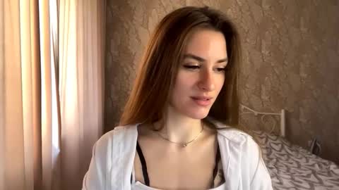 Snapshot of odelinabain chatting on October 18, 9:23 am Mia online show from October 18, 9:23 am