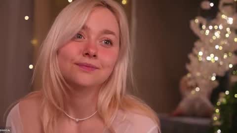 Alice online show from December 5, 8:43 pm