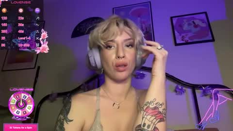 G0dessa Thorn online show from January 12, 7:13 am