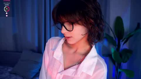Snapshot of odettehatt chatting on September 28, 7:08 pm Thea online show from September 28, 7:08 pm