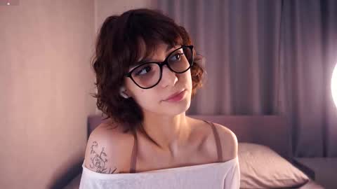 Thea online show from November 24, 7:05 pm