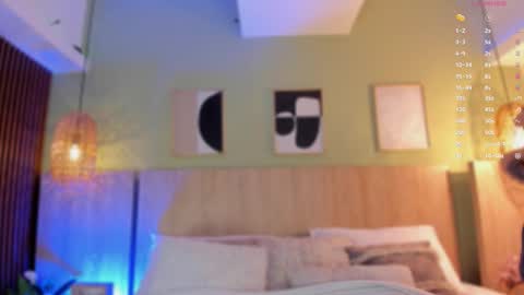 Holly online show from March 10, 11:25 am