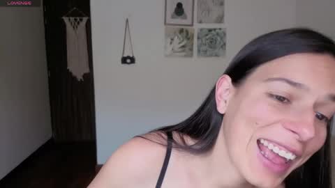 ohanna_ online show from April 28, 8:24 pm