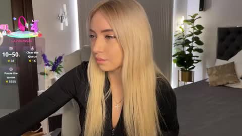 Emma online show from January 17, 1:35 am