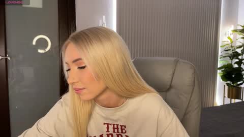 Emma online show from February 9, 1:08 am