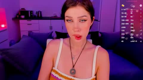 Light  online show from November 21, 10:23 pm