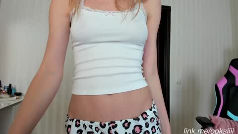 Snapshot of oksanafedorova chatting on September 19, 12:48 pm Welcome to my fans page online show from September 19, 12:48 pm