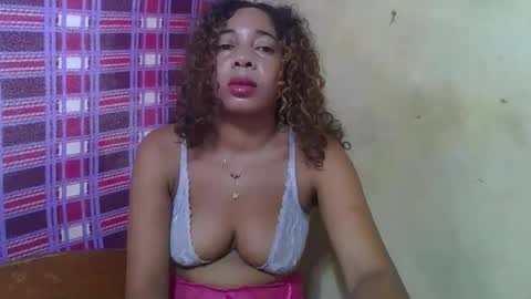 olinaa online show from April 21, 2:51 am