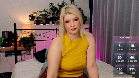 Snapshot of olisunny5 chatting on January 14, 2:19 am OliSunny Olivia online show from January 14, 2:19 am