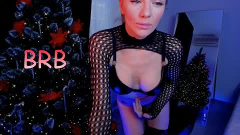 Snapshot of oliva_candy chatting on January 12, 9:08 am oliva_candy online show from January 12, 9:08 am