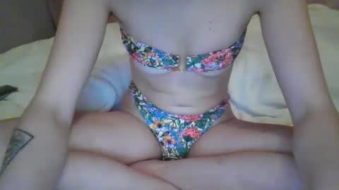 olivia2739 online show from May 12, 9:10 pm