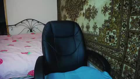 olivia_graceee online show from May 8, 9:56 am