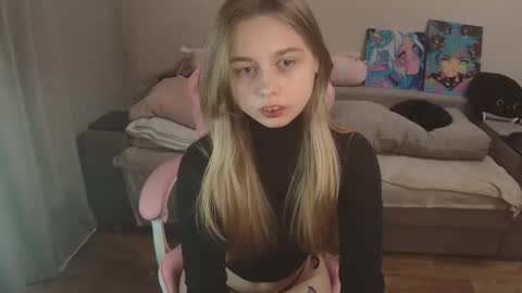 Olivia online show from November 16, 3:01 pm