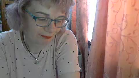 Olivia Mia online show from May 15, 11:24 am