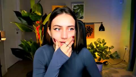 Snapshot of olivia_norton_ chatting on October 4, 10:32 am olivia_norton_ online show from October 4, 10:32 am