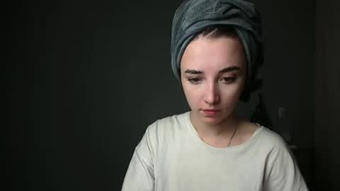 Olivia online show from February 10, 8:10 pm