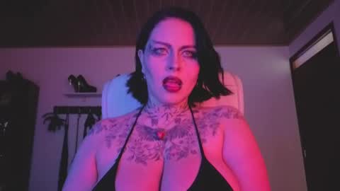   online show from October 11, 1:58 pm