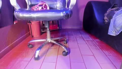   online show from February 13, 1:05 pm