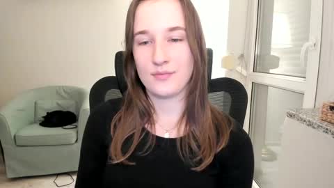 Oliwiaa2004 online show from December 3, 10:40 pm