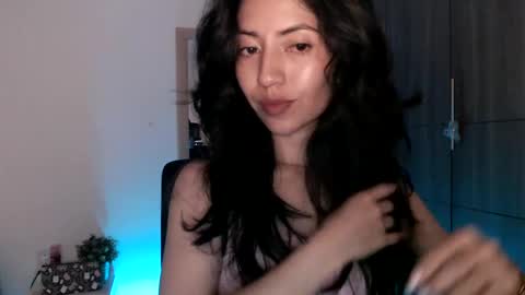 oliviaaa__ online show from February 28, 11:45 pm