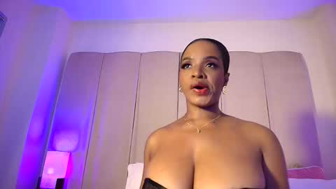Snapshot of oliviabeneett chatting on October 10, 7:30 pm My name is olivia but can you call me Oli online show from October 10, 7:30 pm
