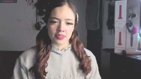 oliviabluee10 online show from July 17, 2:27 am