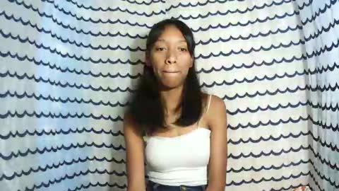 oliviah27 online show from December 3, 1:13 pm