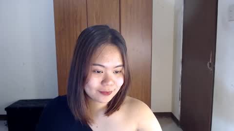 Snapshot of oliviahollywood chatting on January 22, 1:32 pm olivia hollywood online show from January 22, 1:32 pm