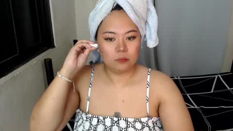 Snapshot of oliviahollywood chatting on February 9, 5:43 pm olivia hollywood online show from February 9, 5:43 pm
